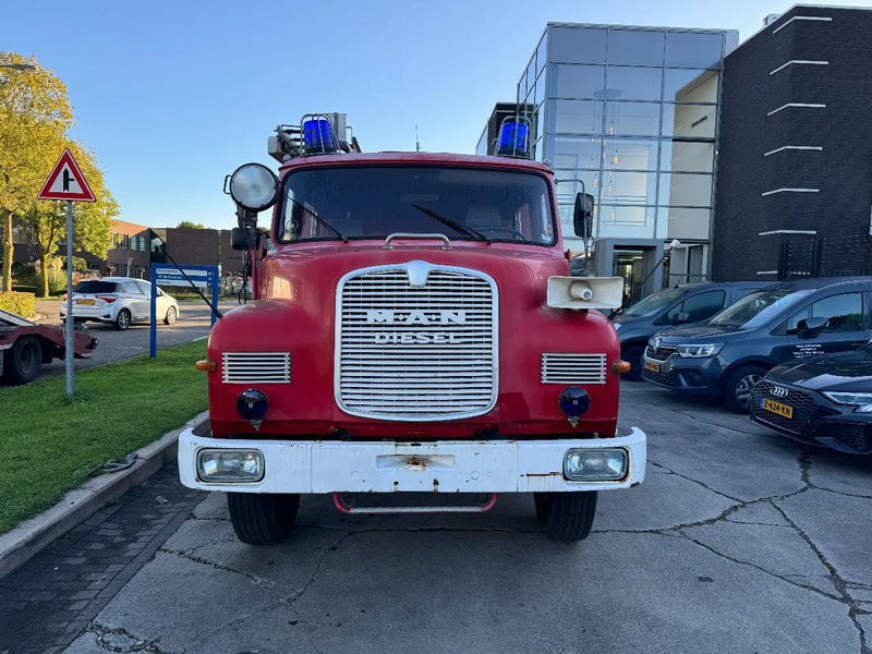 MAN 13 4X2 FIRE TRUCK - Vatrogasni kamion: slika 2 MAN 13 4X2 FIRE TRUCK - Vatrogasni kamion: slika 2