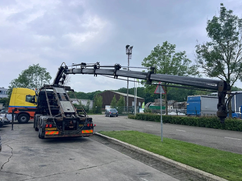 MAN TGS 35.440 8X2-4 + HIAB 220C-5 REMOTE + CABLE LIFT AUTOMATIC - Kamion sa dizalicom: slika 5 MAN TGS 35.440 8X2-4 + HIAB 220C-5 REMOTE + CABLE LIFT AUTOMATIC - Kamion sa dizalicom: slika 5