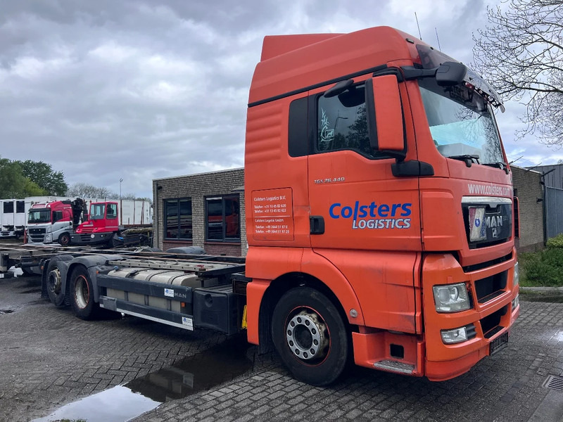 MAN TGX 26.440 XLX 6X2 EURO 5 - BDF CHASSIS + RETARDER - Kamion za prevoz kontejnera/ Kamion sa promenjivim sandukom: slika 3 MAN TGX 26.440 XLX 6X2 EURO 5 - BDF CHASSIS + RETARDER - Kamion za prevoz kontejnera/ Kamion sa promenjivim sandukom: slika 3