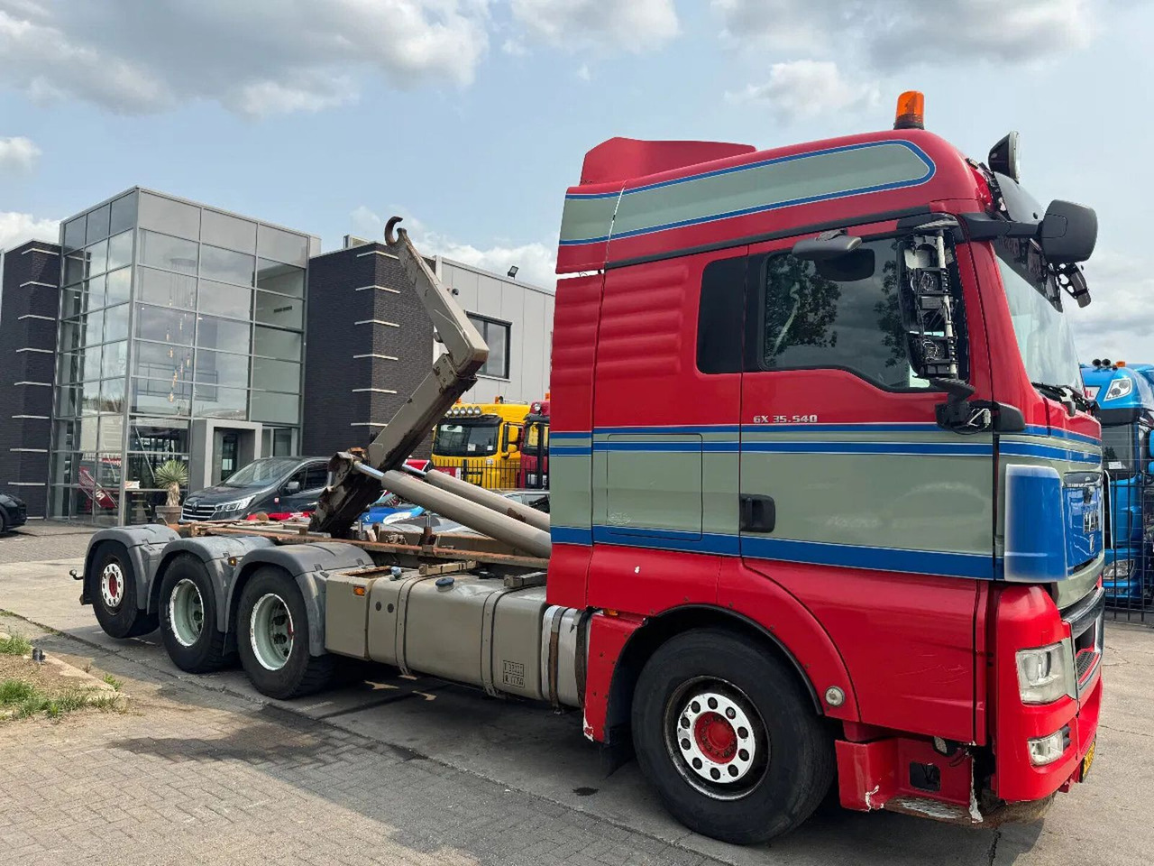 MAN TGX 35.540 - 8X4 - EURO 5 + AJK HOOK + LIFT/STEE - Kamion sa hidrauličnom kukom: slika 3 MAN TGX 35.540 - 8X4 - EURO 5 + AJK HOOK + LIFT/STEE - Kamion sa hidrauličnom kukom: slika 3