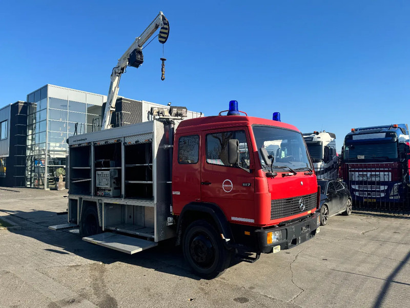 Mercedes-Benz 1117 4X2 FIRE TRUCK HIAB 050A ONLY 105787 KM - Vatrogasni kamion: slika 2 Mercedes-Benz 1117 4X2 FIRE TRUCK HIAB 050A ONLY 105787 KM - Vatrogasni kamion: slika 2