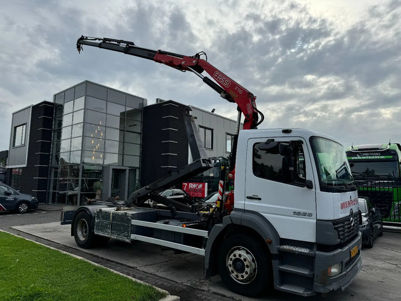 Mercedes-Benz Atego 1923 + 2011 FASSI F110 + 2011 VDS HOOKLIFT - Kamion sa dizalicom: slika 1 Mercedes-Benz Atego 1923 + 2011 FASSI F110 + 2011 VDS HOOKLIFT - Kamion sa dizalicom: slika 1