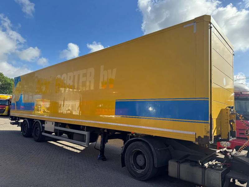 SYSTEM TRAILER TFSH 18 TRPLY - 2 AXLE SAF + STEERING AXLE - Poluprikolica sa zatvorenim sandukom: slika 1 SYSTEM TRAILER TFSH 18 TRPLY - 2 AXLE SAF + STEERING AXLE - Poluprikolica sa zatvorenim sandukom: slika 1