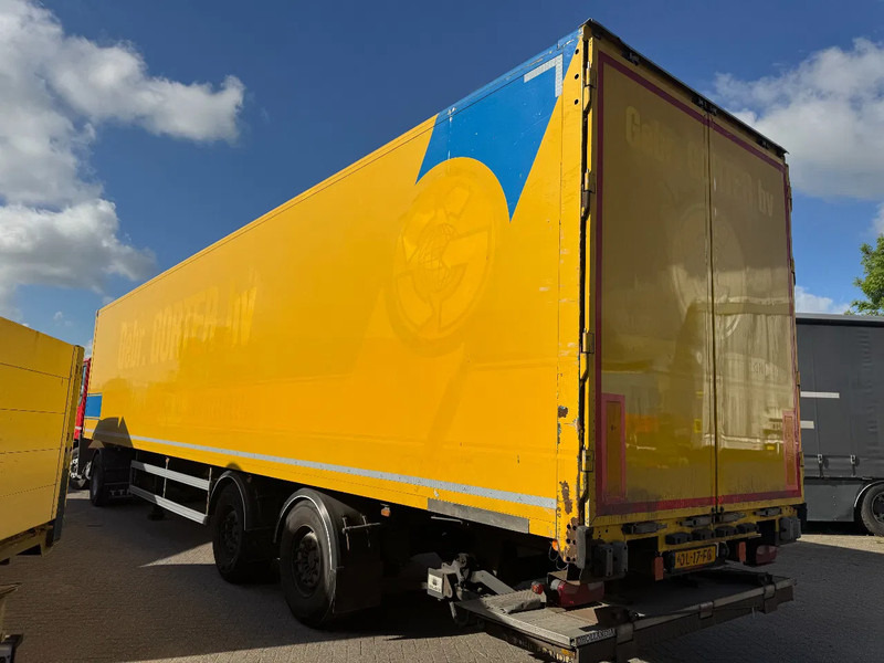 SYSTEM TRAILER TFSH 18 TRPLY - 2 AXLE SAF + STEERING AXLE - Poluprikolica sa zatvorenim sandukom: slika 4 SYSTEM TRAILER TFSH 18 TRPLY - 2 AXLE SAF + STEERING AXLE - Poluprikolica sa zatvorenim sandukom: slika 4