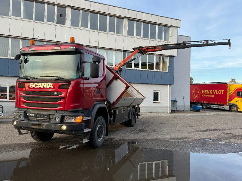 Scania G370 4X4 EURO 6 + 3-SIDE TIPPER + PALFINGER PK9002 + REMOTE - Kamion sa dizalicom: slika 1 Scania G370 4X4 EURO 6 + 3-SIDE TIPPER + PALFINGER PK9002 + REMOTE - Kamion sa dizalicom: slika 1