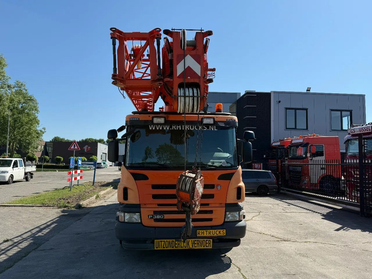 Scania P380 8X4 + FAUN HK40 + FLYJIB + BALLASTBL. 6,9 T - Kamion sa dizalicom: slika 2 Scania P380 8X4 + FAUN HK40 + FLYJIB + BALLASTBL. 6,9 T - Kamion sa dizalicom: slika 2