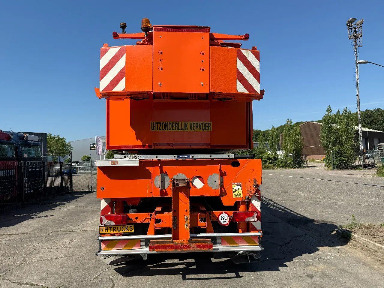 Scania P380 8X4 + FAUN HK40 + FLYJIB + BALLASTBL. 6,9 T - Kamion sa dizalicom: slika 5 Scania P380 8X4 + FAUN HK40 + FLYJIB + BALLASTBL. 6,9 T - Kamion sa dizalicom: slika 5