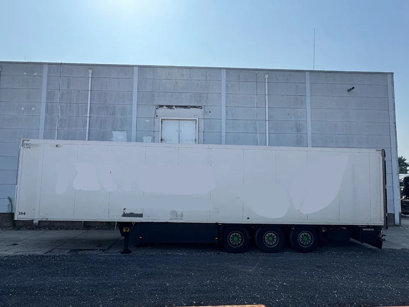 Schmitz Cargobull SKO 24 + THERMO KING SPECTRUM + 3X SAF AXLE - Poluprikolica hladnjače: slika 2 Schmitz Cargobull SKO 24 + THERMO KING SPECTRUM + 3X SAF AXLE - Poluprikolica hladnjače: slika 2