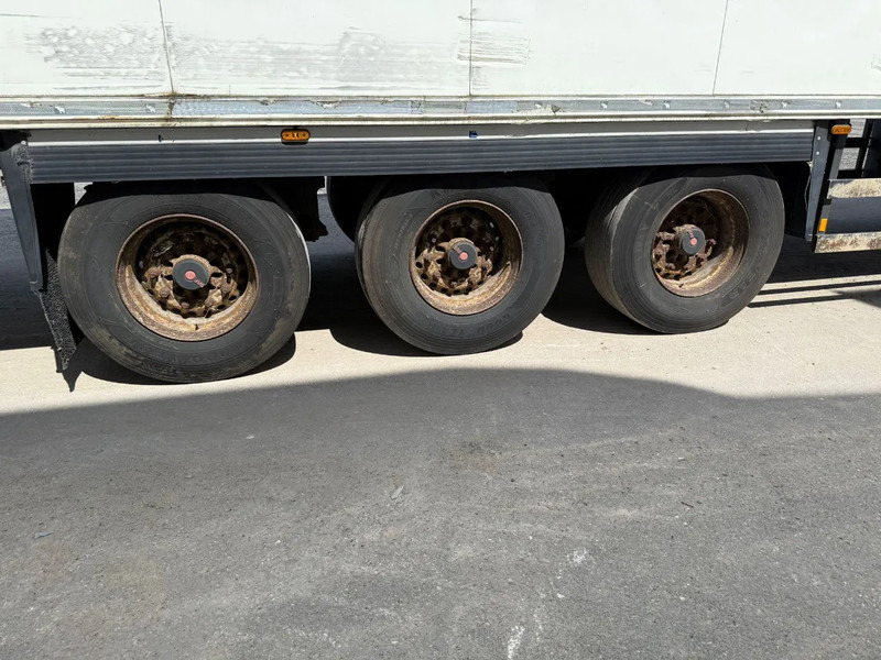 Poluprikolica hladnjače Schmitz Cargobull Schmitz Cargobull PRICES FROM €6950 TO €8950,- 40 X CARRIER 1850 MT D/E SAF AXELS: slika 8