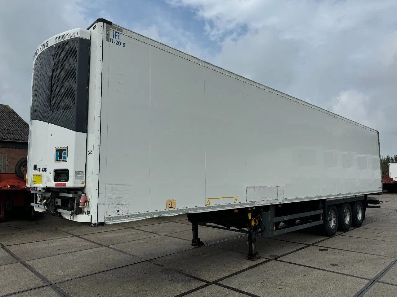 Schmitz Cargobull THERMO KING SLXE200 BPW AXLE Schmitz Cargobull THERMO KING SLXE200 BPW AXLE - Poluprikolica hladnjače: slika 3 Schmitz Cargobull THERMO KING SLXE200 BPW AXLE Schmitz Cargobull THERMO KING SLXE200 BPW AXLE - Poluprikolica hladnjače: slika 3