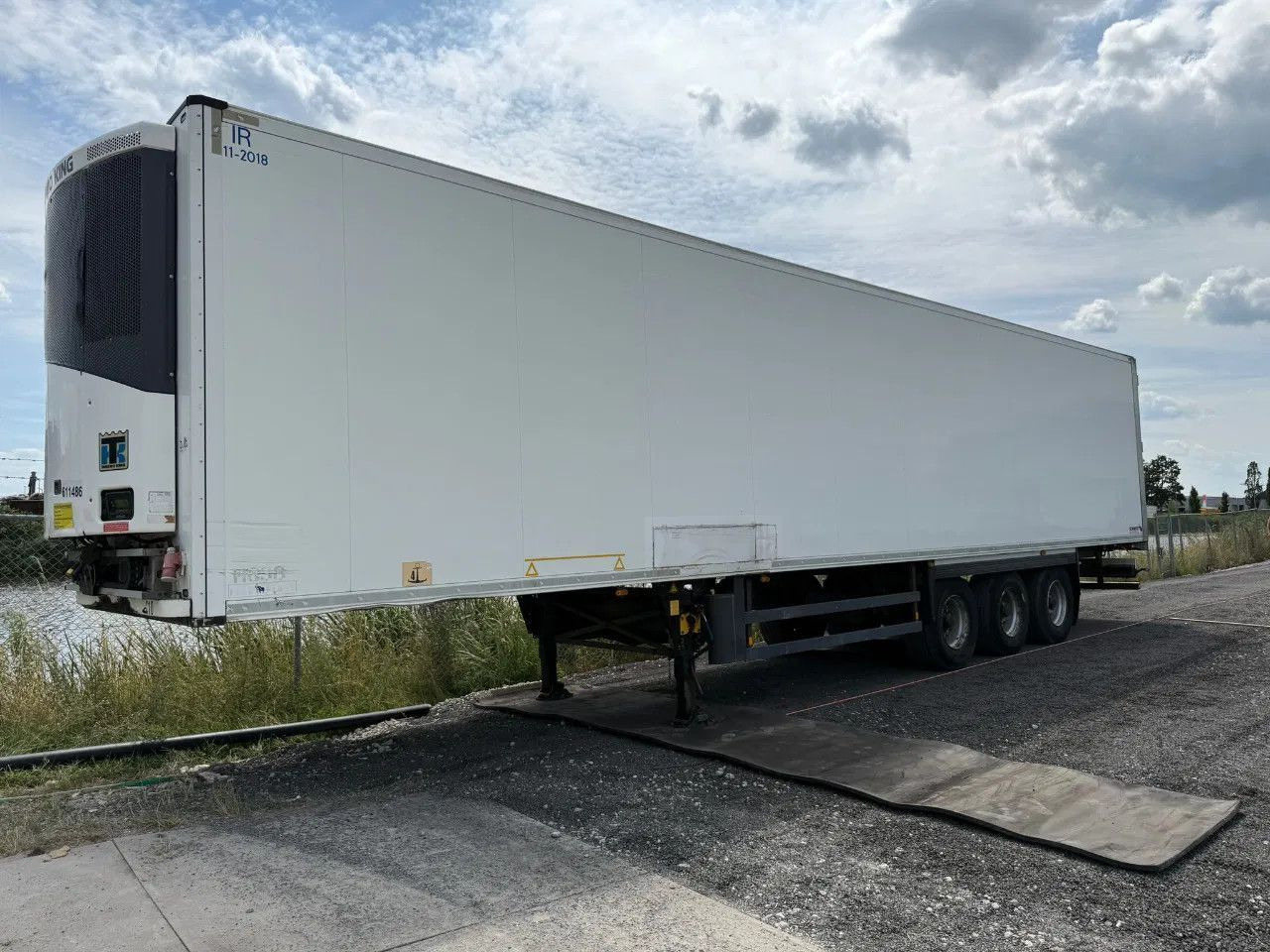 Schmitz Cargobull THERMO KING SLXE200 BPW AXLE Schmitz Cargobull THERMO KING SLXE200 BPW AXLE - Poluprikolica hladnjače: slika 1 Schmitz Cargobull THERMO KING SLXE200 BPW AXLE Schmitz Cargobull THERMO KING SLXE200 BPW AXLE - Poluprikolica hladnjače: slika 1