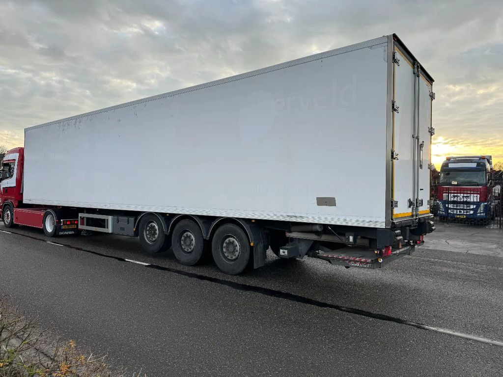 TECNOKAR CARRIER VECTOR 1550 3X SAF AXLE - Poluprikolica hladnjače: slika 2 TECNOKAR CARRIER VECTOR 1550 3X SAF AXLE - Poluprikolica hladnjače: slika 2