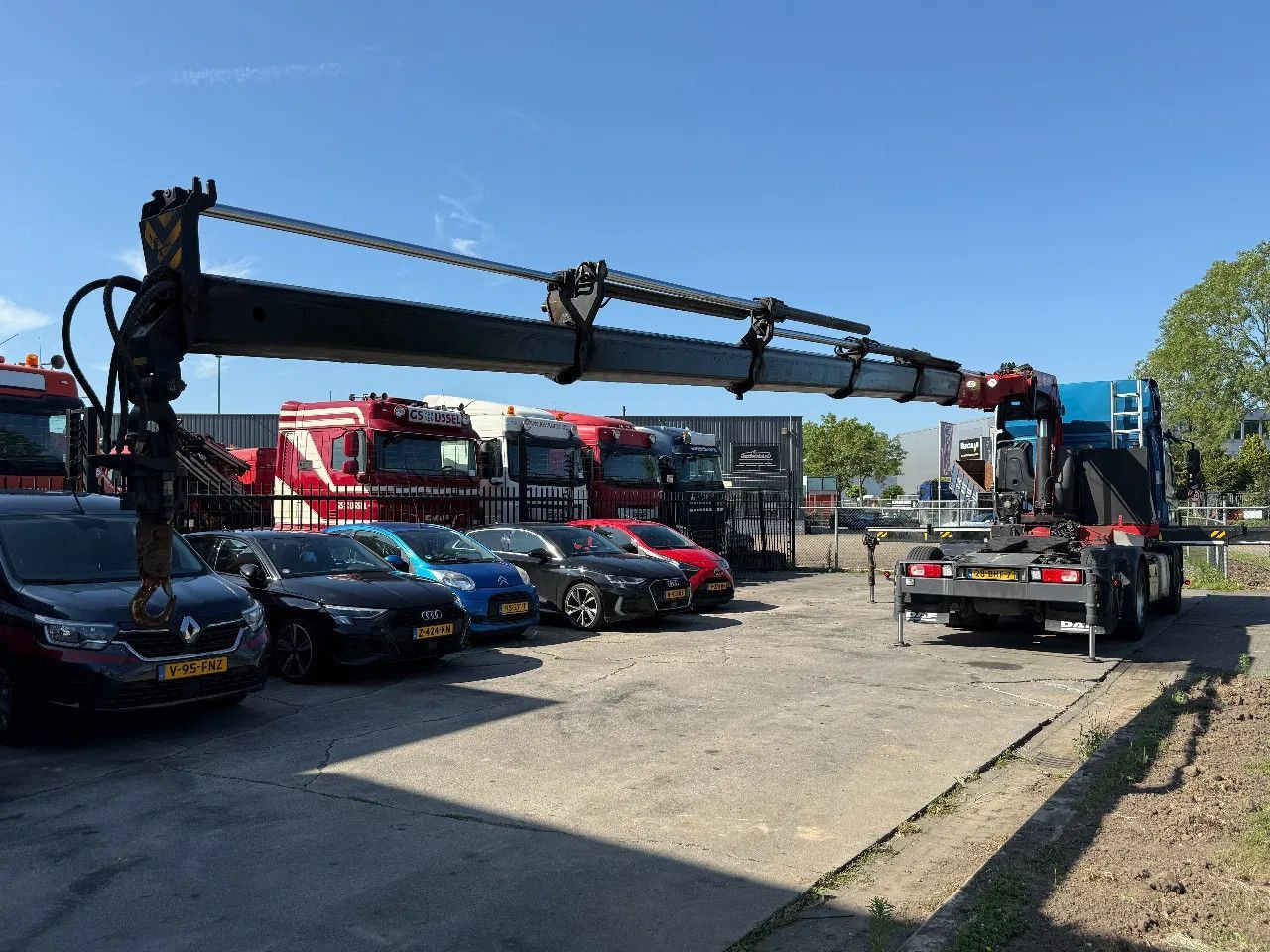 DAF CF 440 6X2 EURO 6 + HMF 3220-K5 REMOTE 5E & 6E F - Tegljač: slika 4 DAF CF 440 6X2 EURO 6 + HMF 3220-K5 REMOTE 5E & 6E F - Tegljač: slika 4