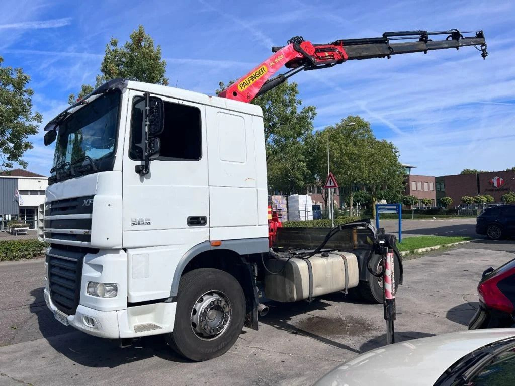 DAF XF 105.410 4X2 EURO 5 MANUAL + PALFINGER PK16000 - Tegljač: slika 1 DAF XF 105.410 4X2 EURO 5 MANUAL + PALFINGER PK16000 - Tegljač: slika 1