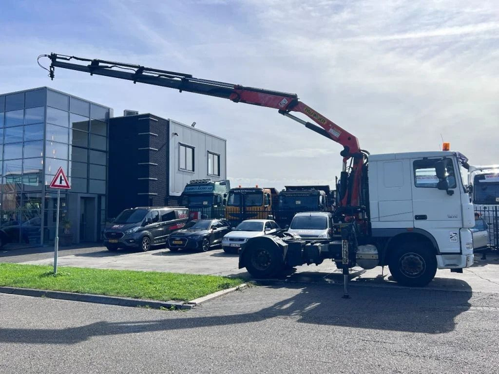 DAF XF 105.410 4X2 EURO 5 MANUAL + PALFINGER PK16000 - Tegljač: slika 3 DAF XF 105.410 4X2 EURO 5 MANUAL + PALFINGER PK16000 - Tegljač: slika 3