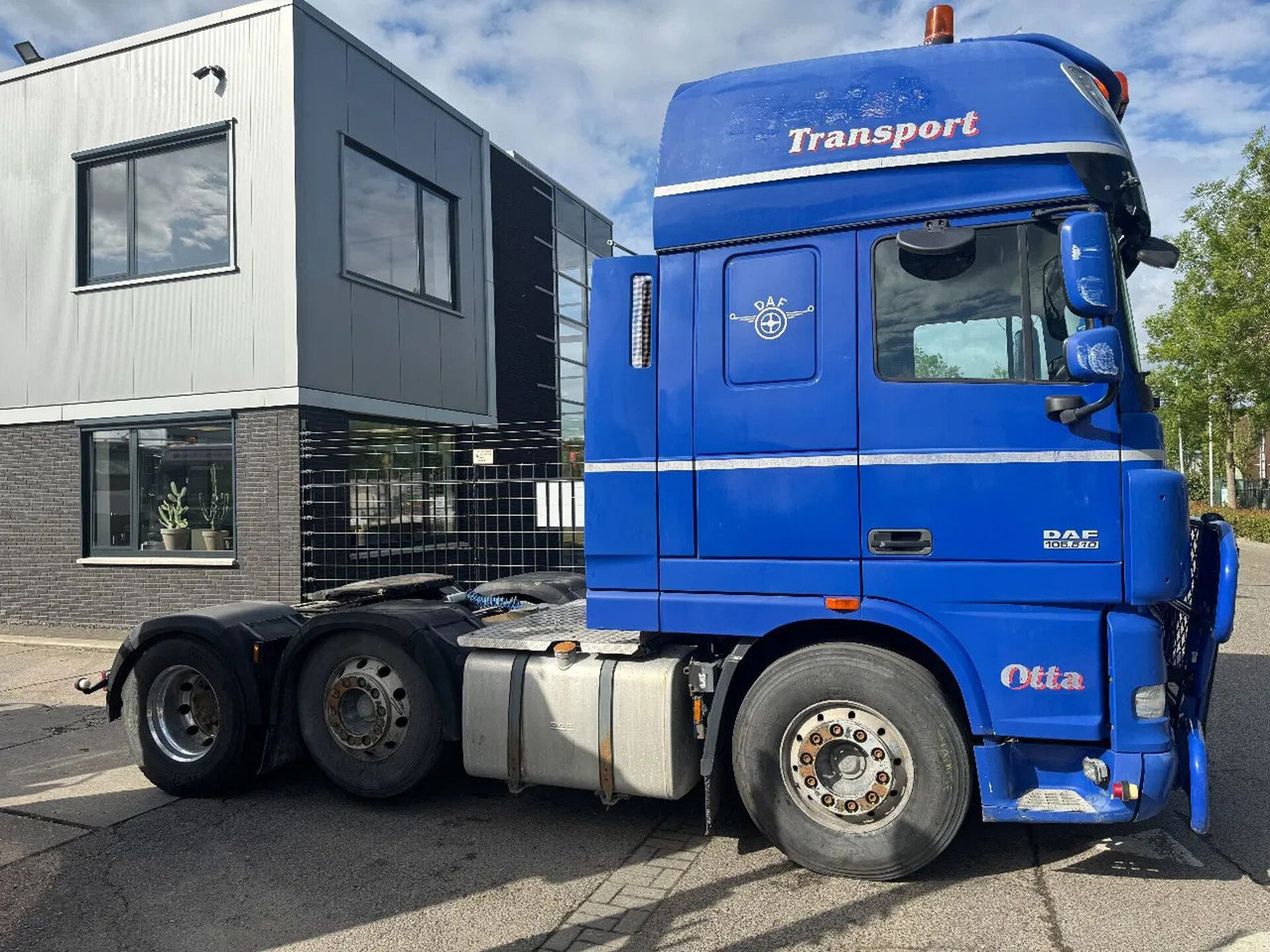 DAF XF 105.510 6X2 EURO 5 MANUAL GEAR + HYDRAULIC ON - Tegljač: slika 4 DAF XF 105.510 6X2 EURO 5 MANUAL GEAR + HYDRAULIC ON - Tegljač: slika 4