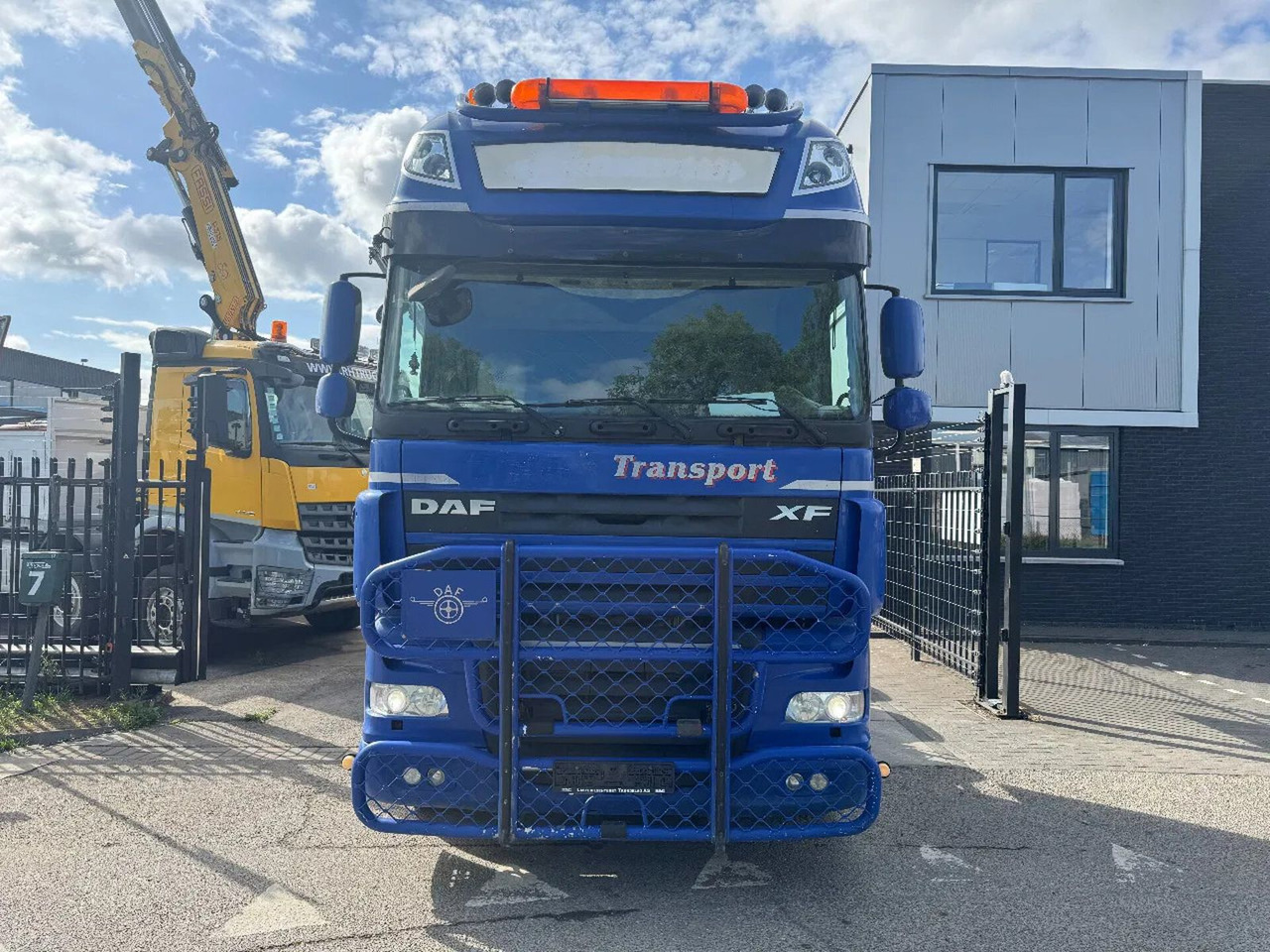 DAF XF 105.510 6X2 EURO 5 MANUAL GEAR + HYDRAULIC ON - Tegljač: slika 3 DAF XF 105.510 6X2 EURO 5 MANUAL GEAR + HYDRAULIC ON - Tegljač: slika 3