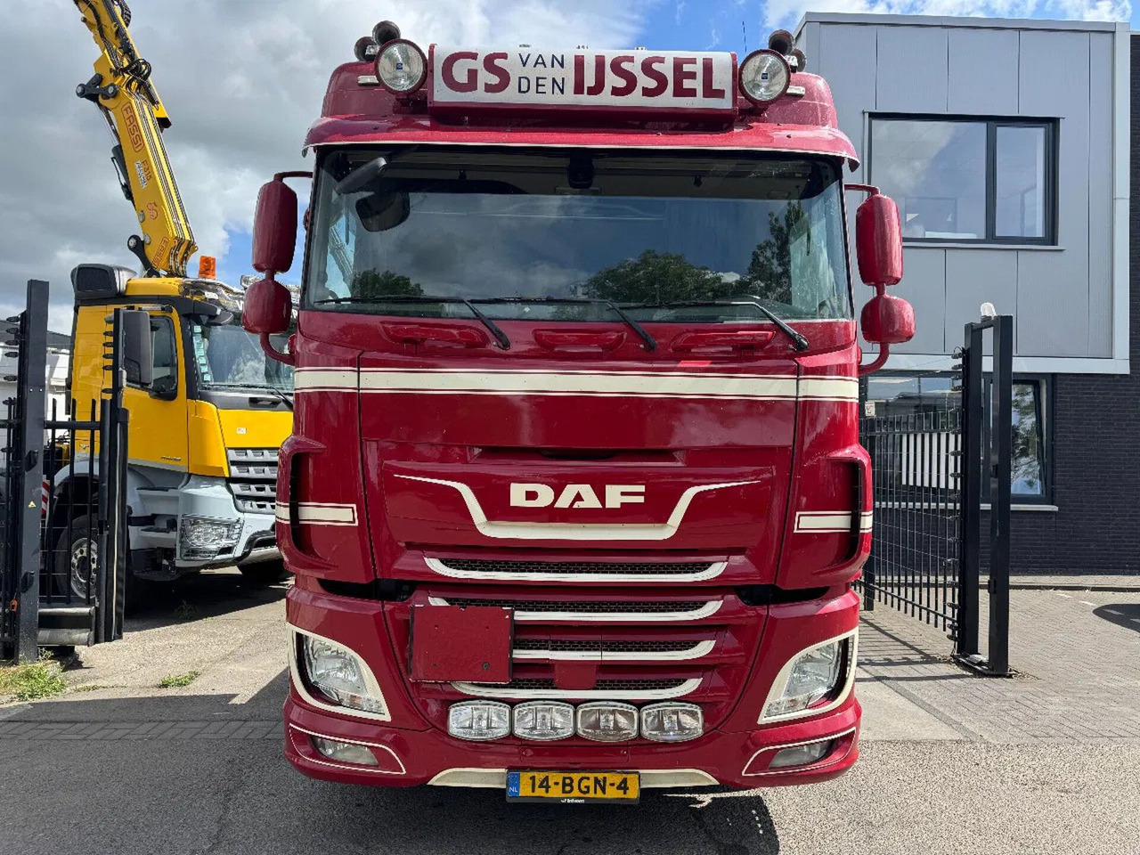 DAF XF 440 4X2 - EURO 6 + TÜV 03-2026 - Tegljač: slika 2 DAF XF 440 4X2 - EURO 6 + TÜV 03-2026 - Tegljač: slika 2