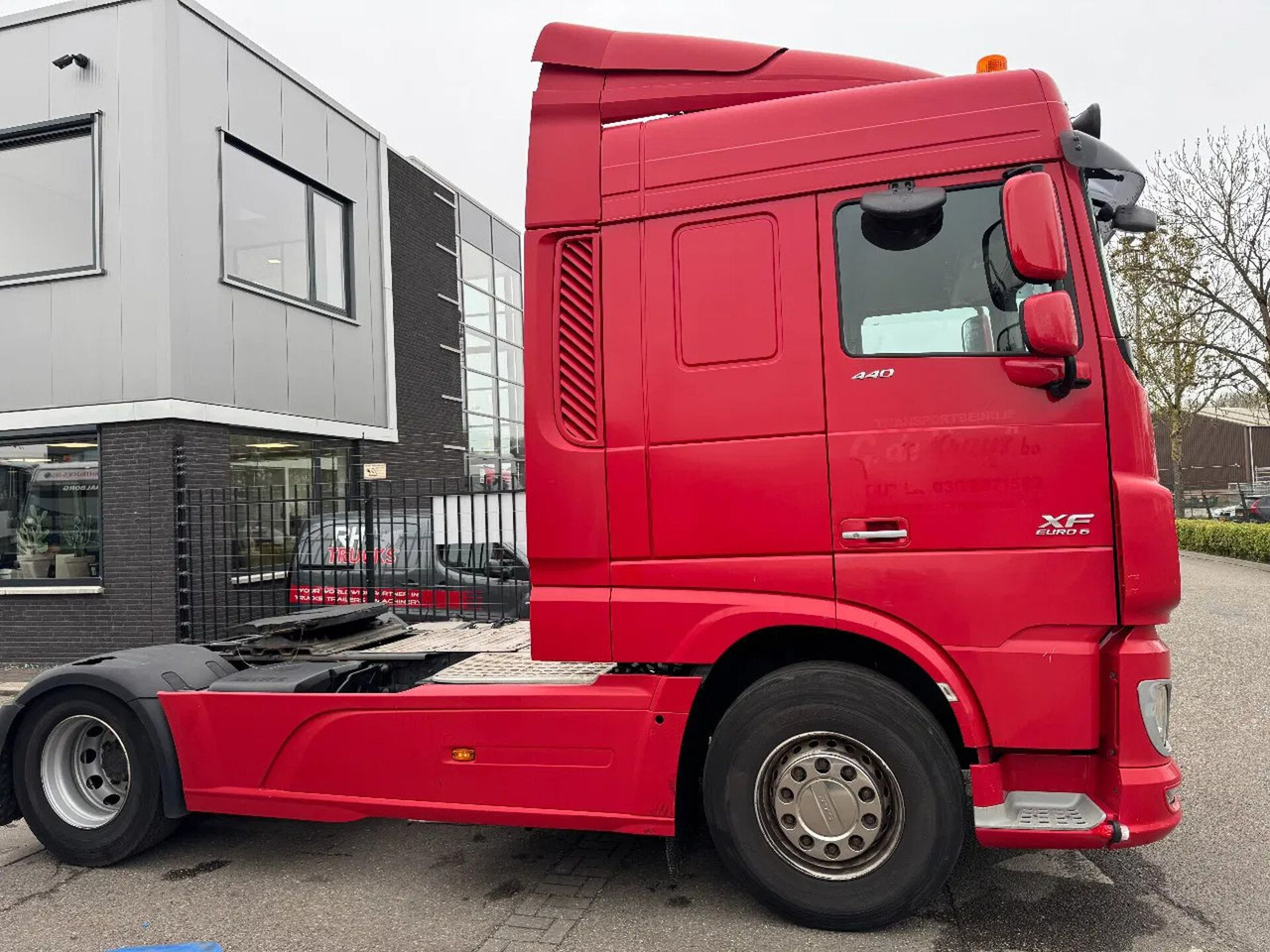 DAF XF 440 4X2 SKIRTS SPOILERS SPACE CAB TÜV TILL 02 - Tegljač: slika 4 DAF XF 440 4X2 SKIRTS SPOILERS SPACE CAB TÜV TILL 02 - Tegljač: slika 4