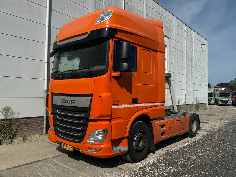 DAF XF 450 4X2 - EURO 6 SKIRTS STANDKLIMA - Tegljač: slika 2 DAF XF 450 4X2 - EURO 6 SKIRTS STANDKLIMA - Tegljač: slika 2