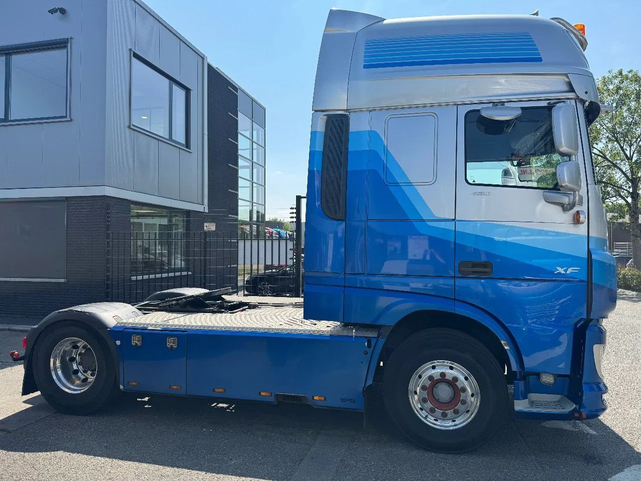 DAF XF 480 4X2 EURO 6 SKIRTS STANDKLIMA HYDRAULIC - Tegljač: slika 5 DAF XF 480 4X2 EURO 6 SKIRTS STANDKLIMA HYDRAULIC - Tegljač: slika 5