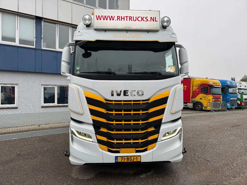 Iveco S-WAY 460 4X2 EURO 6 SKIRTS DOUBLE TANK - Tegljač: slika 2 Iveco S-WAY 460 4X2 EURO 6 SKIRTS DOUBLE TANK - Tegljač: slika 2