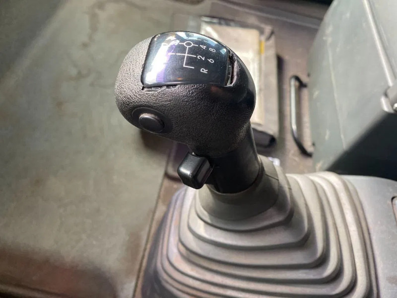MAN TGA 33.530 6X4 MANUEL GEARBOX 70 TON - Tegljač: slika 5 MAN TGA 33.530 6X4 MANUEL GEARBOX 70 TON - Tegljač: slika 5