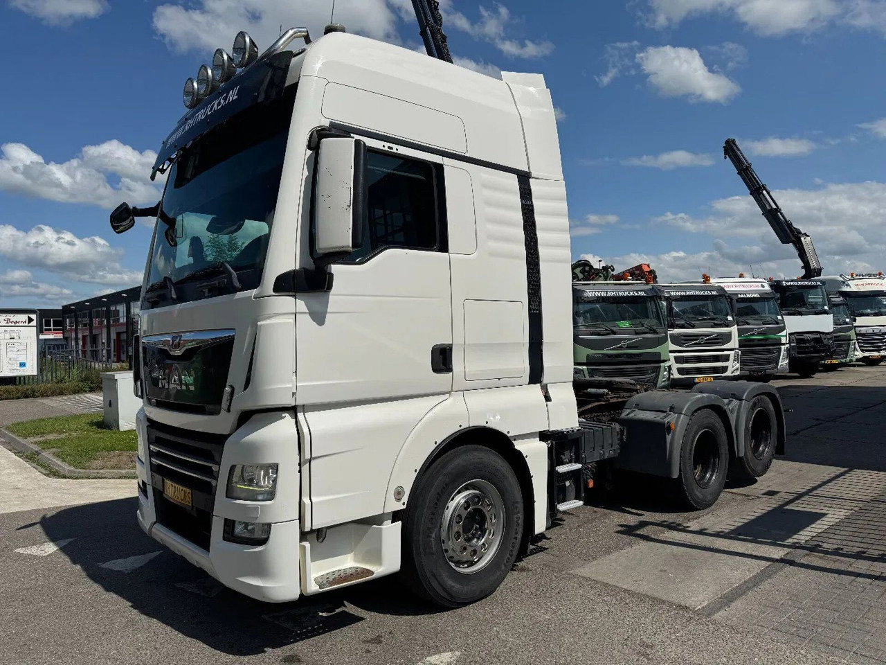 MAN TGX 28.500 6X2 EURO 6 RETARDER DOUBLE AIR - Tegljač: slika 1 MAN TGX 28.500 6X2 EURO 6 RETARDER DOUBLE AIR - Tegljač: slika 1