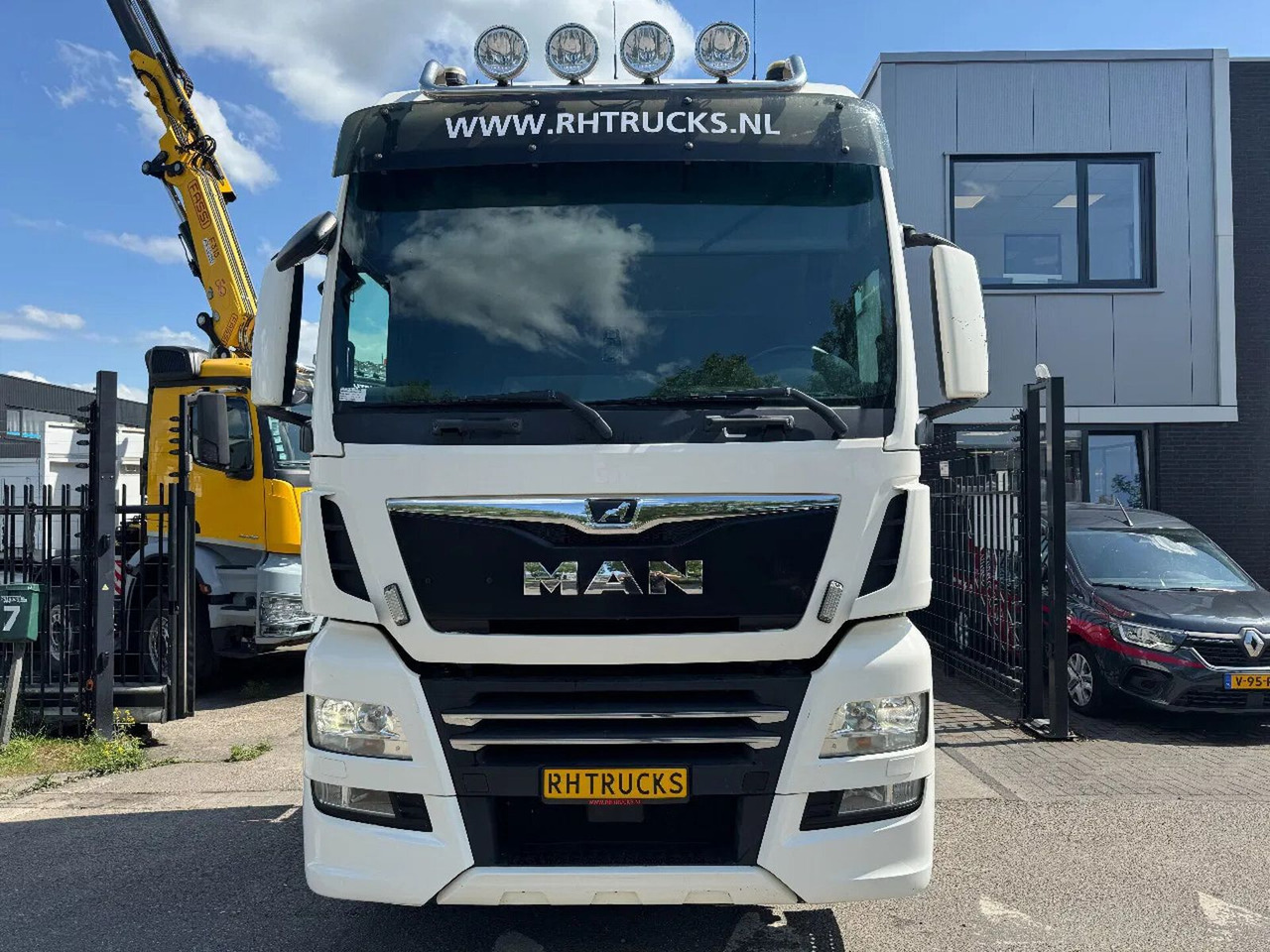 MAN TGX 28.500 6X2 EURO 6 RETARDER DOUBLE AIR - Tegljač: slika 2 MAN TGX 28.500 6X2 EURO 6 RETARDER DOUBLE AIR - Tegljač: slika 2