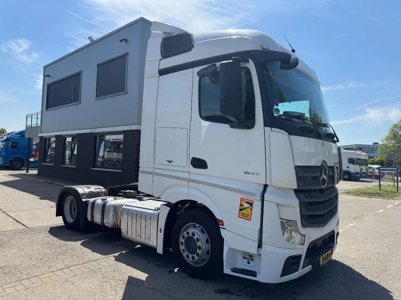Mercedes-Benz Actros 1842 4X2 - EURO 6 + HEFSCHOTEL + ROCKINGE - Tegljač: slika 3 Mercedes-Benz Actros 1842 4X2 - EURO 6 + HEFSCHOTEL + ROCKINGE - Tegljač: slika 3