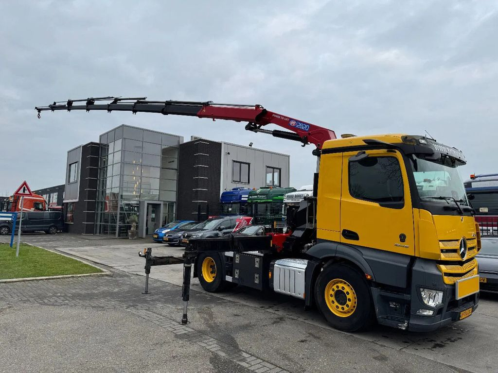 Mercedes-Benz Actros 1845 4X2 - EURO 6 + HMF 2820 + REMOTE + O - Tegljač: slika 1 Mercedes-Benz Actros 1845 4X2 - EURO 6 + HMF 2820 + REMOTE + O - Tegljač: slika 1