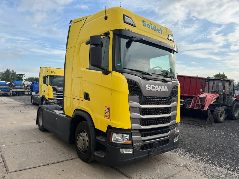 Scania S450 NGS 4X2 EURO 6 RETARDER SKIRTS SPOILERS 4 UNITS AVAILABLE - Tegljač: slika 4 Scania S450 NGS 4X2 EURO 6 RETARDER SKIRTS SPOILERS 4 UNITS AVAILABLE - Tegljač: slika 4