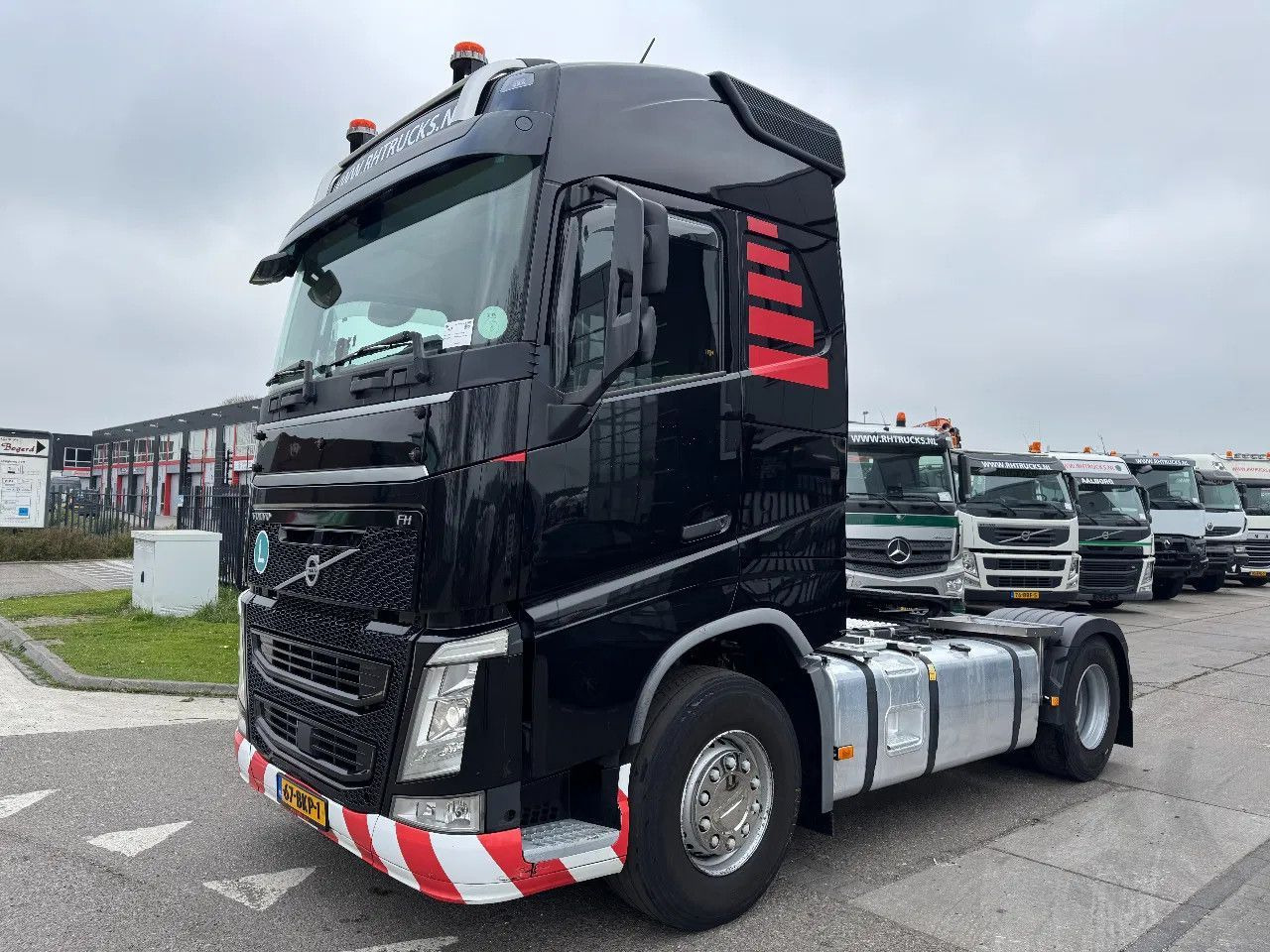 Volvo FH 460 4X2 EURO 6 PARK COOL 2 UNITS - Tegljač: slika 2 Volvo FH 460 4X2 EURO 6 PARK COOL 2 UNITS - Tegljač: slika 2