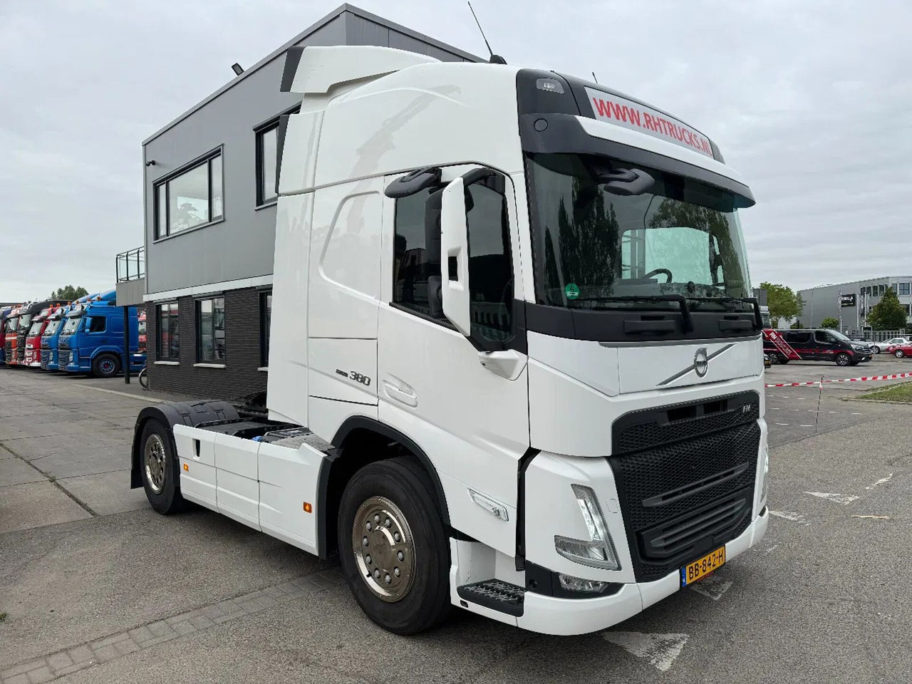 Volvo FM 380 4X2 EURO 6 NEW FACE SKIRTS AIRCO SPOILERS - Tegljač: slika 3 Volvo FM 380 4X2 EURO 6 NEW FACE SKIRTS AIRCO SPOILERS - Tegljač: slika 3