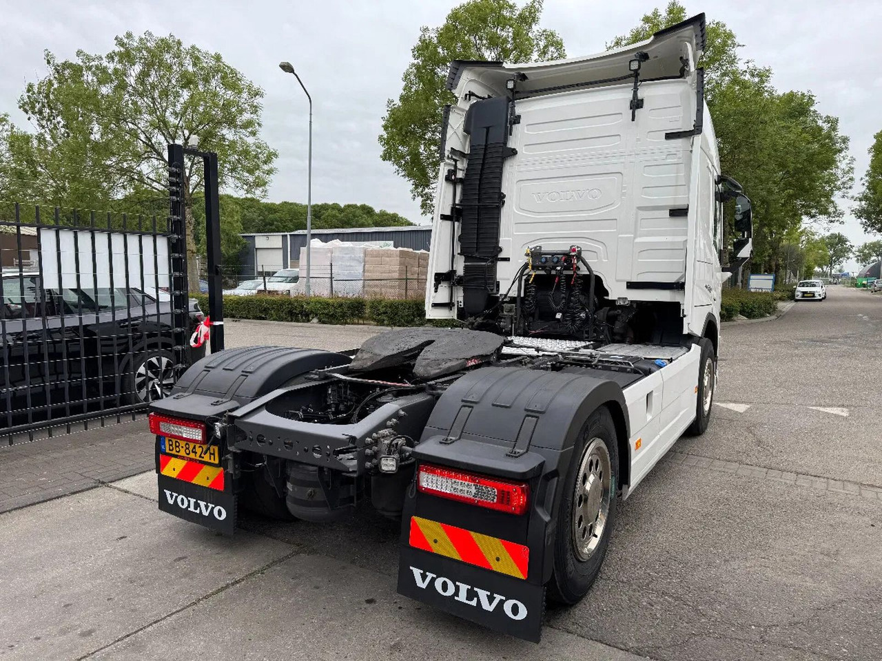 Volvo FM 380 4X2 EURO 6 NEW FACE SKIRTS AIRCO SPOILERS - Tegljač: slika 5 Volvo FM 380 4X2 EURO 6 NEW FACE SKIRTS AIRCO SPOILERS - Tegljač: slika 5