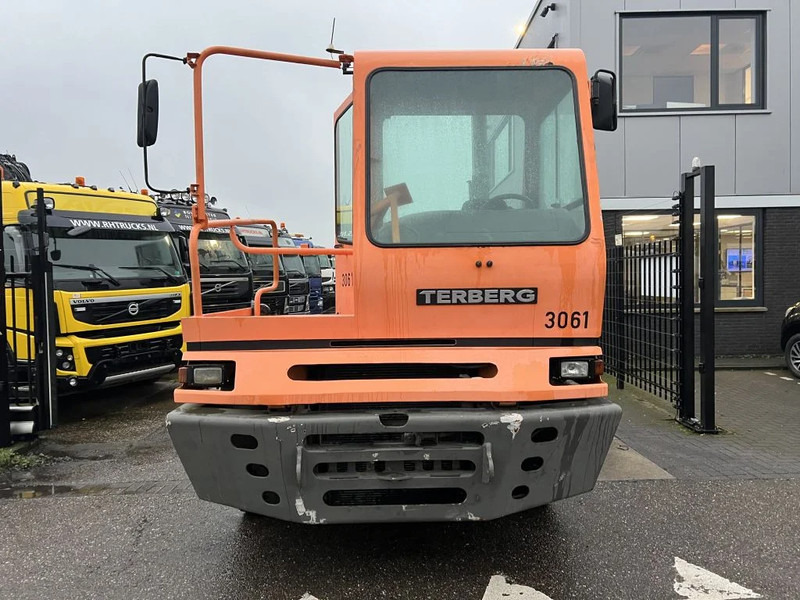 Terberg YT 222 YT222 - Terminalni traktor: slika 2 Terberg YT 222 YT222 - Terminalni traktor: slika 2