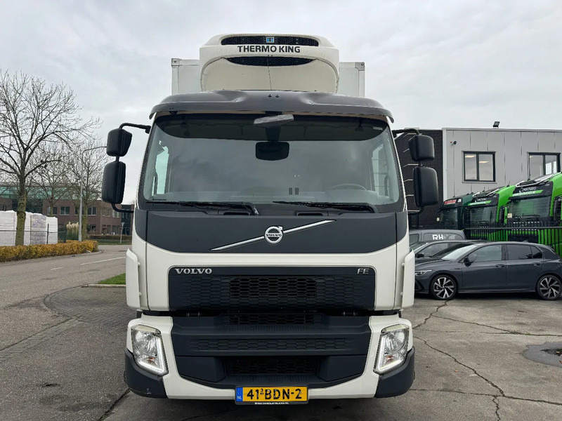 Volvo FE 250 4X2 - EURO 6 + THERMOKING T-500R + DHOLLANDIA LIFT - Hladnjača: slika 2 Volvo FE 250 4X2 - EURO 6 + THERMOKING T-500R + DHOLLANDIA LIFT - Hladnjača: slika 2