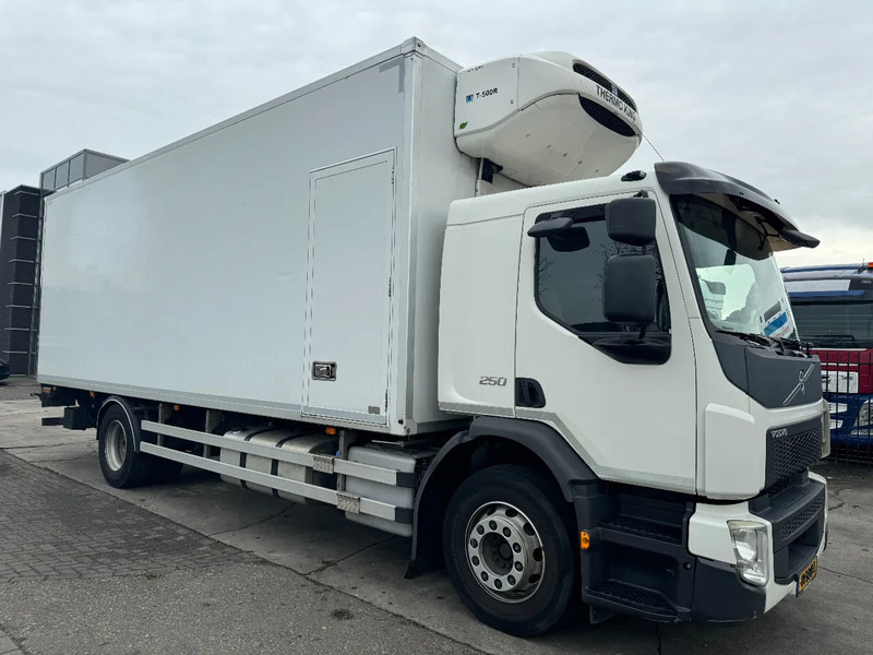 Volvo FE 250 4X2 - EURO 6 + THERMOKING T-500R + DHOLLANDIA LIFT - Hladnjača: slika 3 Volvo FE 250 4X2 - EURO 6 + THERMOKING T-500R + DHOLLANDIA LIFT - Hladnjača: slika 3