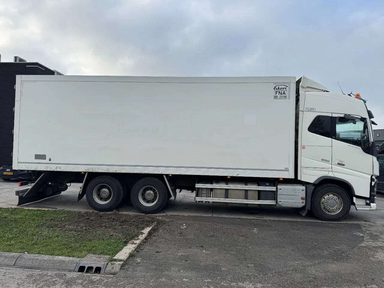 Volvo FH 16.650 6X4 - EURO 6 + CARRIER SUPRA 750 - Hladnjača: slika 4 Volvo FH 16.650 6X4 - EURO 6 + CARRIER SUPRA 750 - Hladnjača: slika 4