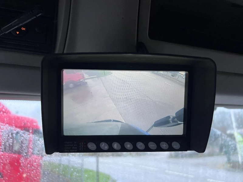Kamion sa zatvorenim sandukom Volvo FL 250 4X2 EURO 6 599.111km DHOLLANDIA: slika 17