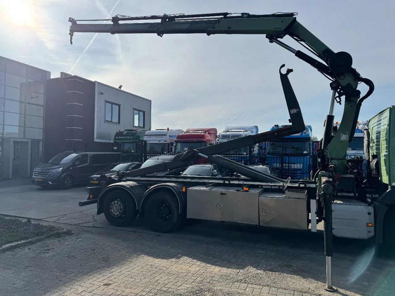 Volvo FM 370 6X2 VDL 21T + HIAB 211 + REMOTE CONTROL - Kamion sa hidrauličnom kukom, Kamion sa dizalicom: slika 4 Volvo FM 370 6X2 VDL 21T + HIAB 211 + REMOTE CONTROL - Kamion sa hidrauličnom kukom, Kamion sa dizalicom: slika 4