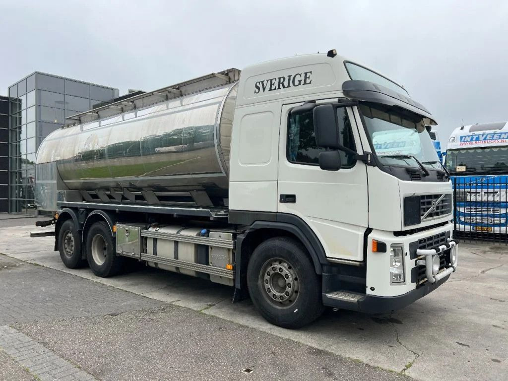 Volvo FM 440 6X2 + CHEMIE TANK - 15.000 L - 4 COMP. / - Kamion cisterna: slika 3 Volvo FM 440 6X2 + CHEMIE TANK - 15.000 L - 4 COMP. / - Kamion cisterna: slika 3