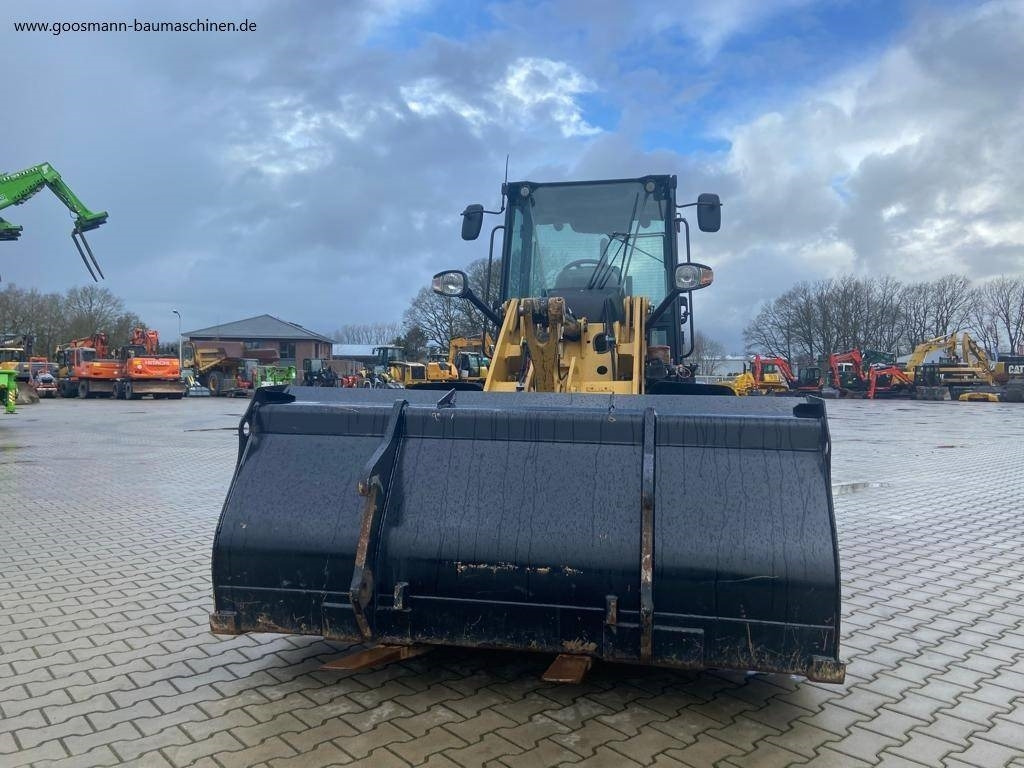 CAT 907 M - Utovarivač točkaš: slika 3 CAT 907 M - Utovarivač točkaš: slika 3