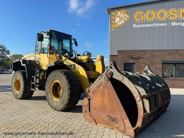 Komatsu WA 320 mit Greifschaufel + Schnellwechsler - Utovarivač točkaš: slika 1 Komatsu WA 320 mit Greifschaufel + Schnellwechsler - Utovarivač točkaš: slika 1