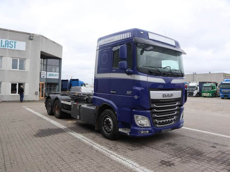 DAF XF 510 FAN EURO 6 - Kamion sa kablovskim sistemom: slika 2 DAF XF 510 FAN EURO 6 - Kamion sa kablovskim sistemom: slika 2