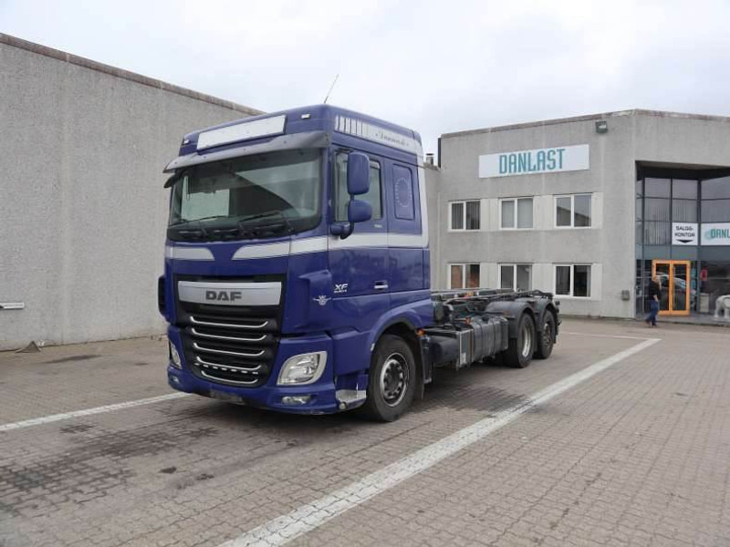 DAF XF 510 FAN EURO 6 - Kamion sa kablovskim sistemom: slika 1 DAF XF 510 FAN EURO 6 - Kamion sa kablovskim sistemom: slika 1