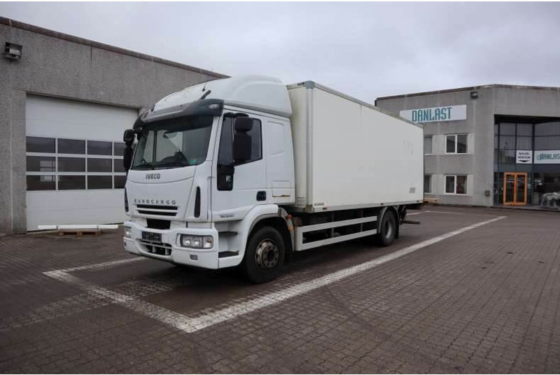 Iveco Eurocargo 4X2 Kasse-lift Afhentning - Kamion sa zatvorenim sandukom: slika 1 Iveco Eurocargo 4X2 Kasse-lift Afhentning - Kamion sa zatvorenim sandukom: slika 1