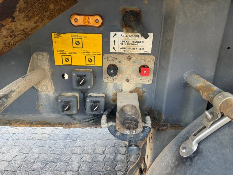 Poluprikolica istovarivača MTDK Tipper / Kipper / Tiptrailer: slika 12 Poluprikolica istovarivača MTDK Tipper / Kipper / Tiptrailer: slika 12