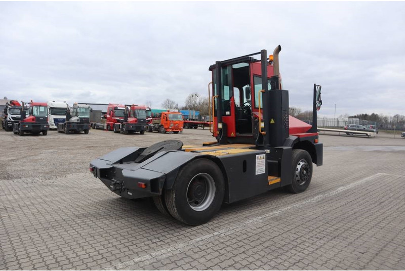 Kalmar Terminal tractor / Terminal-Zugmaschine / - Tegljač: slika 2 Kalmar Terminal tractor / Terminal-Zugmaschine / - Tegljač: slika 2