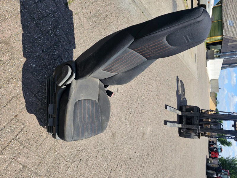 DAF LF 2020 - Bijrijderstoel - Sedište za Kamion: slika 4 DAF LF 2020 - Bijrijderstoel - Sedište za Kamion: slika 4